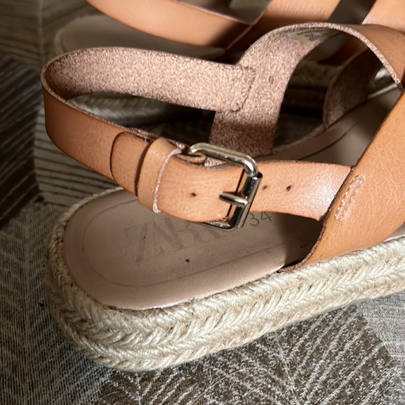 Size 34 Zara leather and jute platform sandal.  US size 4.5. Good condition. - Picture 12 of 12